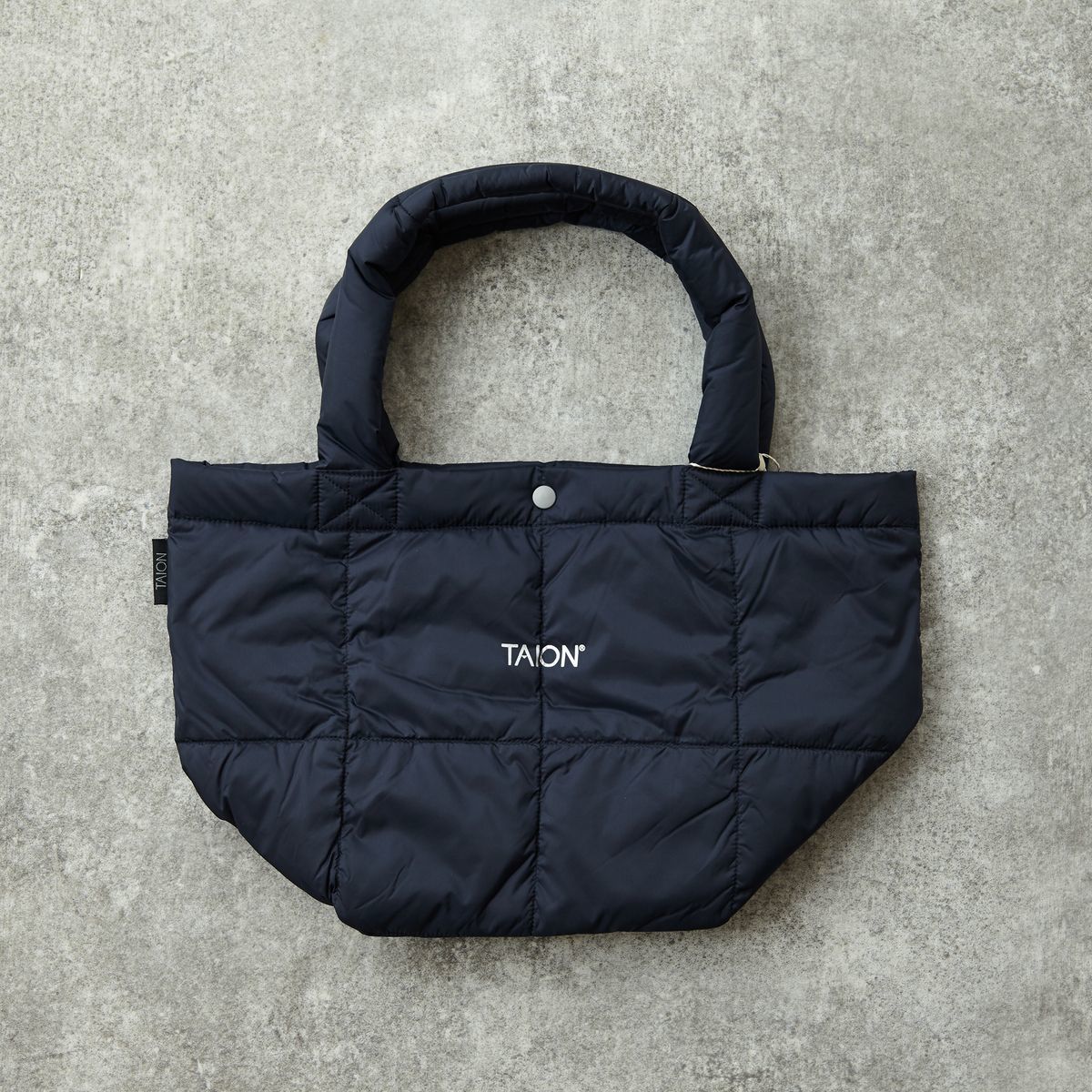 IVE SCOUT VIPトートバッグ IVE SCOUT vip特典 トートバッグ&ストラップ - メルカリ