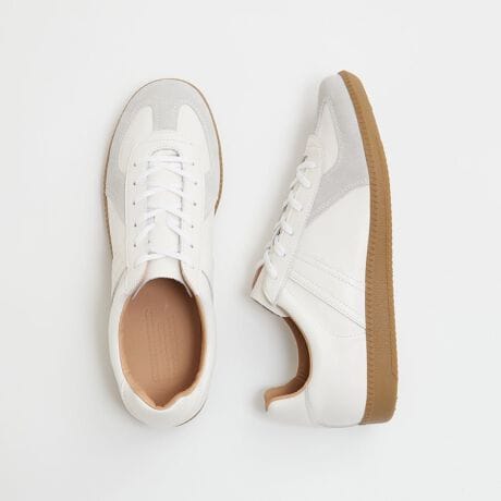 [^:A0454PSH006]y42700 ALL LEATHER GERMANTRAINER/W[}g[i[zwAbp[ނɖ{vgpAL̏_炩̖{ihV[YxăhCcR̃g[jOV[YƂĎxĂXj[J[v_NVB1970`90NɃhCcR̃g[jOpƂĎgĂÃXj[J[[J[ɂfBe[݂A݂ł̓t@bV̍ԃXj[J[ƂāAL̕xĂ܂B݂̂\[~^[ACeȂł͂̋@\ƗSn鏤iBܐ̕یŕtꂽXEF[hfUCƂĊmAlXȃ]uhfUC\[Xɂقǂ̃ACełB{vgpAbp[ƁANbVƑϋv̂K\[̃Rrl[VACjOɂ̓sbOXLgpA_炩ȗSnƍNbV˔ĂAقǂɑɂȂłɂȂĂ܂Bg₷[JbgŃVvȐFĝߗlXȃX^COƑǂAL{gXɃoX悭킹̂́BJWAX^C͂AWPbgȂǂ̃LC߃X^CƂDłB<TCY\L>@40S(2)25.5-26cmA41M(3)26-26.5cmA42L(4)26.5-27cmíwA0452PSH302xƌ^ԈႢ̓ꏤiƂȂ܂B