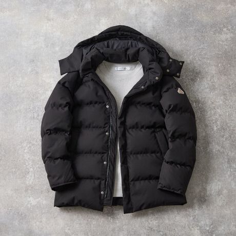 [^:A0454FJM401]tX\_EuhuslbNXv́uBELFORTixtH[jvS̓IɃ_Ẽ{[}ArWlXV[łpł閜\AE^[́uxtH[v́AX[cWPbg̏ォłX}[gɉHD~hOXBxɐDꂽ|GXẽMoWɃLgXeb`{VvȃfUC̃WPbgłB܂Ad˒ۂɂȂA{l̑̌^ɂtBbg₷TCY͂łBɂ͗C̐NhuAtg|Pbg̓ɂ̓t[Xfނ̗pAp̗⊴茳܂BE\ȃt[h́AJWAȑrWlXV[܂ŁALR[fBl[gɑΉB䗃dẴtǵA{^BƂŁAN[Őꂽۂ^܂BTCY\L2SA3MA4LA5XLyPYRENEXztX̃sl[R̘[TEZx(Saint-Sever)ɂāAHт𐶎YЂ 1859 NɑnƂPYRENEX(slbNX)BTEZx̓tHAO̎YnƂĉBł͗LȒnŁAslbNXЂ͑nƓA HpƂďꂽ̉HтpA|zc▍Ȃǂ̐Qނ̐Y𑱂Ă܂Bsl[R̘[ƂCۏň_bŃAsbLOꂽ_E͔ɍtBOp[Aۉ̍_E܂܂B1960NɃVtȂǂ̃Lvpi͂߂Ƃ{iIȃApi̐Yn߂slbNX́AOEM [J[ƂėlXȃuhƃ^bOg݁AẪmEnE~ςA1990NォuPYRENEXv̖uhX^[g܂B݂̓p̒cXSݓXAZNgVbvɃR[i[WJȂǁAtX\_EuhւƑ傫WĂ܂B݂łHє̔Q̐Y𑱂ĂAEIɂ͒т琻i܂łтĎЍHŐYĂ_Ȇ[J[łBmodel:H179 B95 W84 H98 pTCY4(L)