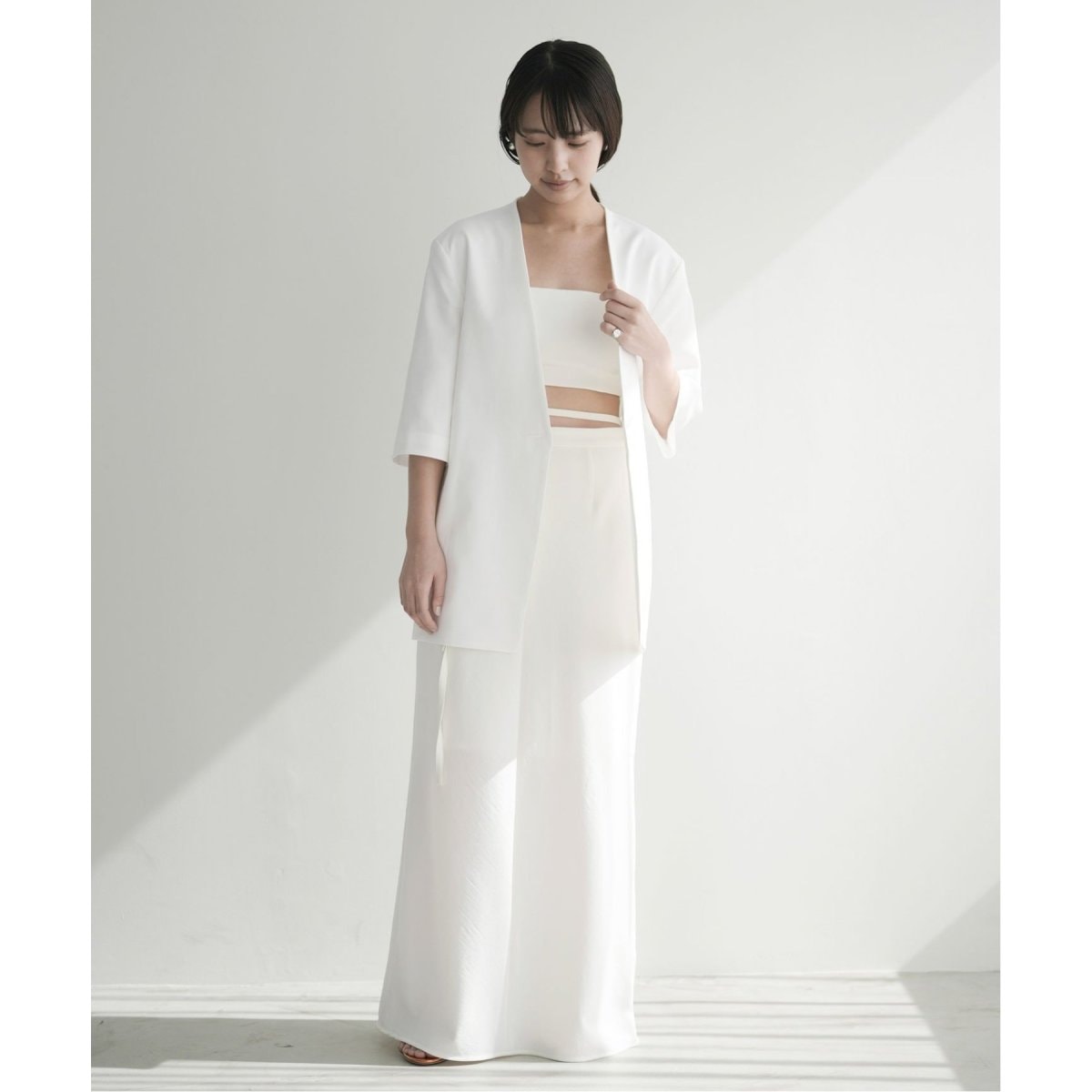 IENA x EMILY WEEK　ノーカラーハーフスリーブジャケット　ホワイト IENA x EMILY WEEK ノーカラーハーフスリーブジャケット ホワイト