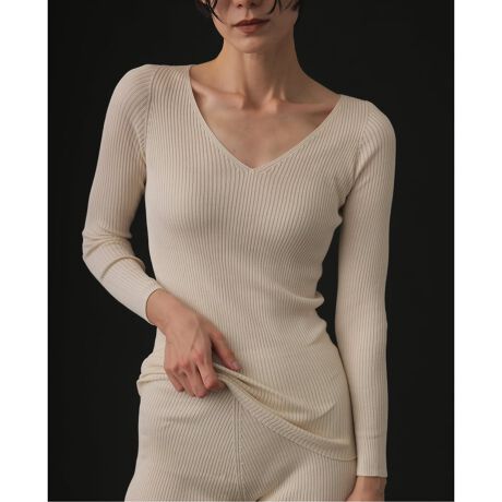 [^:25070468678030]------------------------y2025AWzEMILY WEEKSILK KNIT WEAR SERIES------------------------VN̐ߏグƓVRR̉HAi̎dグɎHōsAEMILYWEEKIWi̓{VNjbgEFAByfނ̓zG肪ǂłȂAアq̕łSBۉ͂AێAzɂDĂAȂǂɂsȂAȓ~̂DPAĂ܂BVN͒ɗDACi[ƂĂ͂AjbggbvXƂĂHt܂ŕLV[Yłp܂BÓdCɂA~̊mƂ̒킹XgX܂ByfUCzقǂ悢JVJbgȂ̂ŃfReA炵ۂ^Ă܂BVNȂł͂̊炩Aû炩ȃtBbgBJWAɂ킹fUC|CgłBVNL̏_炩ɉADڂ؂Ȃ̂ŁAKȒSnƐĝɓނ肵VGbgĂ܂BV[YEVNuA[bOEH[}[ii25090468678030jEVNupcii25123468678030jEVNulbNEH[}[ ii25090468679030jEVNuMXii25070468679030jFȂnFȂLkF򊴁FȂňFʁ舵ɂẮAiɂĂi\łmFB̏íAEMILY WEEKł̎舵ɂȂ܂BړX܂ւ₢킹̍ۂEMILY WEEKX܂ւ肢v܂BƖ̊֌WɂAۂFČꍇ܂Bi̐F́AiAbv摜QƂB܂p\REX}[gtHȂǂ̊ɂA኱iƉ摜̃J[قȂꍇ܂B\߂̏ゲB