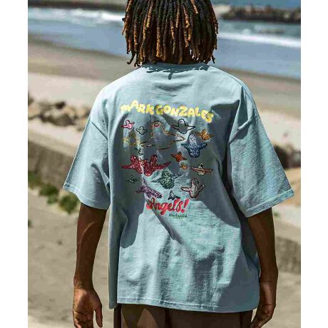 [^:MGT-25021W]fUC|bvȃCXgۓIȈꖇB_ȃobNvgR[f̃ANZgɁBt@ubN悢݂ŃV[YXɒp\ȃRbgnBzEʋCɗDꂽS̒SnƑϋv̍fC[ɂꂵ|CgBR[fBl[g݊̂obNvgVvȃX^CO߁BChȃVGbgƃMbvאg̃{g͂AChpcƍ킹{ȃbNXR[f܂B----------------------------------------------------------------------------Mark Gonzales}[N SUXWFhXP[^[ }[NESUX(MARK GONZALES)g̖O|uhuMark GonzalesvBlXȊG̋}[J[yAtHgR[WAƓ̊ԈXy̕ȂǓƎ̎@ɂnグq̐SĂނȂł͂̃bZ[WɈꂽFʖLȃj[NȃfUC͓IB10Nȏ_𑱂adidas̃R{Xj[J[NEW ERAAߔNSUPREMEeXMark Gonzales̍iKWȂǊ͔ɑʂŁAEɑ̃t@邱ƂłmĂBATTENTIONiʐ^͂ł茻iČ悤ɐSĂ܂Ap̃j^[ɂ荷ق܂BTCYdȂǂɑ̌̍ꍇ܂Bi̎dlуfUC͉P̂߁A\ȂύXꍇ܂B