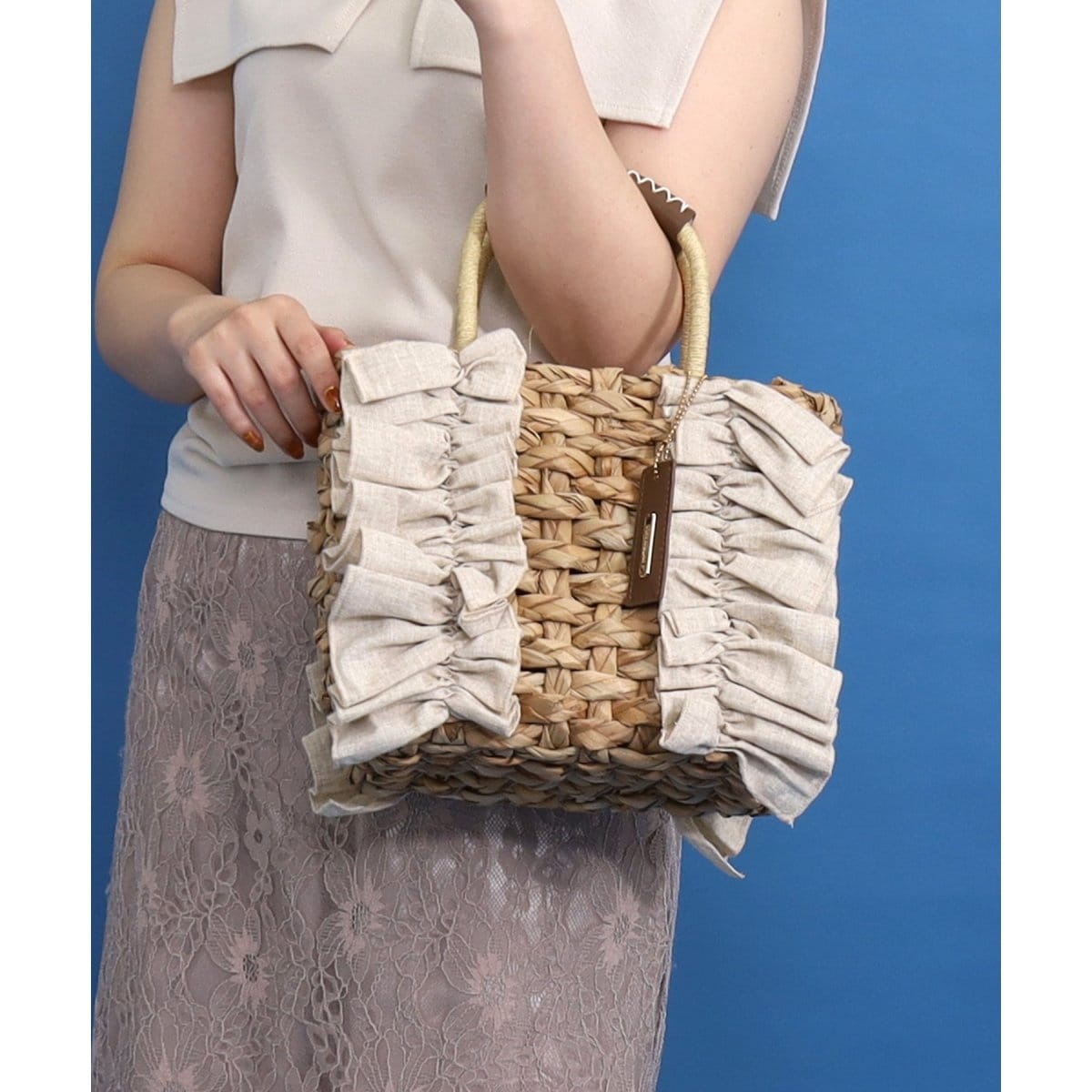 新品 未開封 CURIBISCUI オーガンジー ドット柄フリル カゴバッグ CURIBISCUI】オーガンジー ドット柄フリル カゴバッグ | キュリ