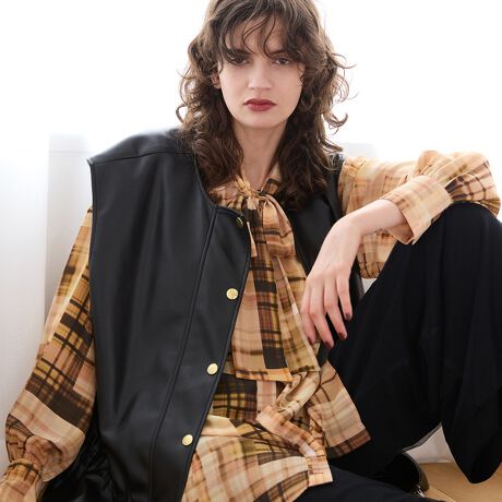 [^ԁF81005502]ꂽfUCƑfފŃ[hȑDesignEGXg؂ւ߂ɐݒ肵AX^CAbv҂łtFCNU[xXgłB͂L߂ŋCɂȂ̘r悭Jo[BD邾Ń[hȍN炵vXĂghACełBEtFCNU[ŎdĂm[J[WE胊AU[ɋ߂_炩ƂȂ₩𕹂ifށEEGXg̓hXgdlłтVGbgɁEBł肵TCYEL߂̃A[z[ŃC[h₷En̓XgCvŃ[hȕ͋CES[h̃hbgt|CgColorFuEAubNFabricfނłBQɗǂƂƂtFCNU[łB ȂŷłBStylingALLACeƑǂR[fBl[g\BTVczVc̍킹͂AHɂăjbgȂǂ킹ʔNŎg₷TCYB`FbNVc{Chpc̃R[f߁Bifނ̌Fʑfނ̓FȂfނ̌Ffނ̎kFȂfgF172cm|Pbg͖ɎdlύXĂ܂B͒uB摜BRZvgyR-ISM YzR̂Ő邱ƂƂzXeBbNr[eB[̍lɁAZX̂Ȃő؂ȂƂ̃oXll̏̂߂̃uhBS₷炮ԂɓޗmāBBeɂ̓ŐFČꍇ܂B i摜̓Tv̂߁AFTCYAvg̈ʒuAdlȂǂɕύXꍇ܂B 戵̒ӂɂĂ͎戵\mF̏Ap肢܂B