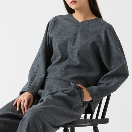 [^ԁF81036510]yZbgAbvΉzyIׂ3TCYz̓IȃVGbg͂̈ꖇDesignBY̍iȈkE[X[XgpAZŕ͋ĈuEXB܂Ɏ{^bNAtA[ŗ̓IȃVGbg\zB_炩ȑfފ[hɂȂ肷AiȈۂɎdグꒅBfނ̃ChpcƂ킹ăZbgAbṽR[fA莝̃pcƍ킹ĂT}ɂȂ钅񂵗͔Q̃ACełBEZ[^[ƌĂ肠EE[kĖڂl܂Ăĕێ̂|CgEgՂƂƂ̂fUCEwɃtA[Ă̂ő̂̃CEȂقǂ肵ĂEO㍷̂鐞qbvJo[Ă̂|CgE񌳂ꂢɌĂVlbNĚԂ͕ʕz̃ANZgvXĂ܂ColorF`R[AubNAItzCg BYkE[V[Y81056511FChpc81016507FRN[s[XFabricgȂ₩Ȉkfށhe[}ɍ肠 1/60kX[XłB]̈kfނƂ͂ЂƖႤȂ₩AĜȂ߂炩BLȎɂƂƂ񂱂܂B@ׂŃnȂAȂ߂炩ȕ̓E[msB̋ZfފɎdオĂ܂BStylingfނ̃Chpcƍ킹΁AZbgAbvƂătH[}V[Œp邱Ƃ\BƎȂǁA܂G߂̃Cxgő劈􂵂܂BkE[̑fނ͕iƂĂ܂킵₷̂|CgBfj╁ig̃pcȂǂƍ킹΁AJWAȃR[fBl[gł􂵂Ă܂Bifނ̌Ffނ̓FȂfނ̌FȂfނ̎kF聦fgF176cmRZvgyR-ISM YzR̂Ő邱ƂƂzXeBbNr[eB[̍lɁAZX̂Ȃő؂ȂƂ̃oXll̏̂߂̃uhBS₷炮ԂɓޗmāBBeɂ̓ŐFČꍇ܂B i摜̓Tv̂߁AFTCYAvg̈ʒuAdlȂǂɕύXꍇ܂B 戵̒ӂɂĂ͎戵\mF̏Ap肢܂B