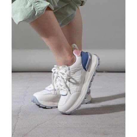 [^:FAB228]"sN~O[̃|CgJ[킢x[VbNȃXj[J[ɍFvXėVѐŜXj[J[