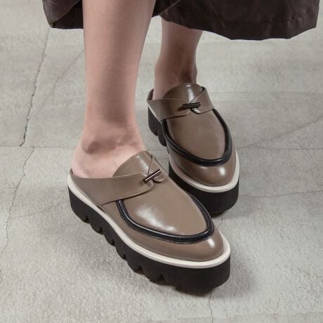 [^:FAB278]TbƗ~[^Cvł肪l܂ACePOINTEJEU[n̂viǂAΗقǑɓł܂ENbVC\[ӂӂAӂӂȃC\[gpSnocOԗĂĂmXgXEvbgtH[35̔g^vbgtH[\[ւ̏ՌzɂȂĂ܂BEA[hgDA[hgDőƖĂ܂yALL BLACKz1996Np܂̃V[YuhBSn͂AoGeBɕx񂾑fގg|CgBt@bViuŃj[NȃfUCAJ[oG[V͂łB