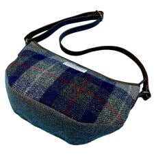 ウィングス(Wing-s)のハリスツイードｘ再生ウールコンビ三日月ショルダーバッグ