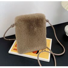 ウィングス(Wing-s)のフェイクファー　ショルダーバッグ