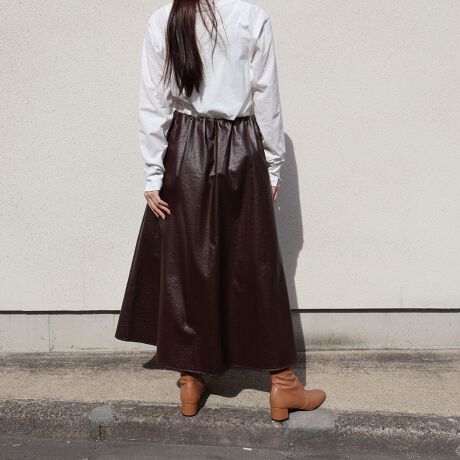 [^:159509]n[hɂȂ肷ȂU[̂悤ȕ\ʊ̐ngpĂ܂BXgb`ŏ_炩dグĂ܂BEGXg̃MU[XJ[głBEGXgSdlŁASnKłBꂩ̋G߂̂jbgɂi摜͌̓Ȃǂɂۂ̐FƈقȂČꍇ܂B