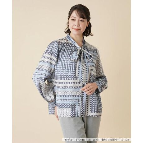 幾何学柄ボウタイブラウス | レリアン プラスハウス(Leilian PLUS 