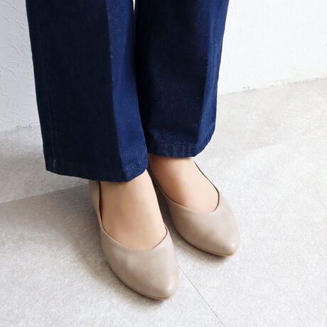 [^:233]***************************************fޕύXAdlύẌႢɂ܂āu-8v͏]ȋfޔpՂɂAVXgb`fނ֕ύXBEfނ0.1mm`0.2mmE\ʂ̃V{ȂAJ[tɁEXgb`ALт߂Ȃ܂BEJp̖hdlɁIShł͂܂񁦃TCŸႢɂ܂ā]i(J[̌ɐ̂ȂJ[)Ɓu-8vł́Au-8v͐nȂƂɂAꊴقȂ܂B***************************************{̃VvȃA[hgD̃pvXłBfނ͓{̍ȃXgb`lHvgp܂BfނLт̂ŁAL̕O̕ɂΉo܂BL̖،^gpĂ܂AfނXgb`fނȂ̂ŊyłBꂢɌ闚̃Cɂ܂B~͐ۋ@\ȑfނ̗pĂ܂Bfނ͂肵ĂA͍ōłBq[͐ڒnʂ̍L3cmq[gpĂ܂AȐIȃC̃q[Ȃ̂ő܂B芴QŒԕĂȂ{Ɋyȃq[ȂłBC\[Sʂ4mm̒ᔽNbV~Ă̂ŁAӂӂŉKȗSnłB_炩ɂǋꑫłBʋ΁AʊwAȂǂ̊ՂȂǁAȏʂło܂BigVvpvXłB{Ȃł͂̍KȗSn𐥔񂨎܂Bq[̍F3.0cmTCYFi24.5cm̃X^bt24cmł҂TCYłB傫߂̃TCYȂ̂ŁA̃TCỸTCY߂łByîm点z̏i2025N41牿i{Ă܂B͂鏤iɂĂ^Oȉꍇ܂ݕ\ĂTCg\i̔iłB\߂܂悤A肢\グ܂B