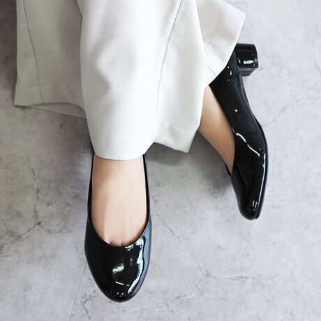 [^:306]y25tĐV 24SSVzEfޓ{̏_炩ŏ㎿ȑfނ̗p܂BhH{Ă̂ŁACV[YƂĂ߂łByA̗ǂɂSn̂1łBE\[͋ȐƃObvɗDꂽ̗pĂ܂B،^͕Lɐ݌vĂ̂ŕL̕ɂΉo܂BE~(ᔽ{C\[)ɗD2wg̑@\NbVᔽNbV̌`ɍ킹ăNbVݑւ̕SyĂ܂BNbVs̈͂ƋzsT|[gĂ܂BEq[芴̂3cmq[gp܂BɂAN`łB***************************************TCYi24.5cm̃X^btƂA24.5cmł҂łBʂ̃TCYIтOKłByq[z3.5cmyb()zTCY23cm@/ 14.5cmyd(Б)z179g(TCY23cmŌv)E^Al܂̂ŁA܂łQlxɂl܂BƖ̊֌Wp\RȂǂ̊ɂA኱iƉ摜̃J[قȂꍇ܂B\߂܂B