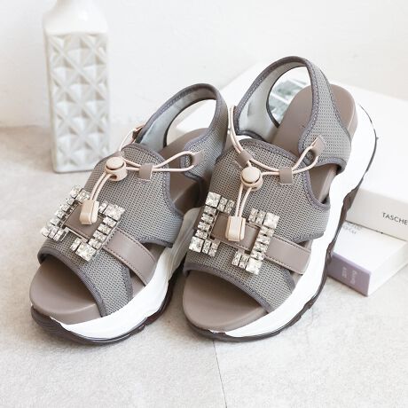 [^:10501]bɃLL̃obNt؂ȃX|[cT_łB傫ȃCXg[t̃obNtl̃T_łBbVfނgpKŊyȃT_łBE^fނ̃JbvC\[͒ǂe͂AxɒǂĂ܂̂ő̕SyĂ܂Bƃz[hĂfUCȂ̂ő܂BEfޒʋCQ̃bVfނgp܂Bn͑ɗDE^fނgp܂BE\[ȐɗDꂽE^fނ̃\[̗p܂B{[ȐIȃtH͂łBEq[{[̂7.5cmq[gp܂B芴ɂAN`łB***************************************TCYi24.5cm̃X^btƂALł҂łB̃TCYIтOKłB@S F22-22.5cm@M F23-23.5cm@L F24-24.5cm@LL F25-25.5cmyq[z7.5cmyXg[z5.0cmyb()zMTCY@/ 18.0cmyd(Б)z349g(MTCYŌv)E^Al܂̂ŁA܂łQlxɂl܂BƖ̊֌Wp\RȂǂ̊ɂA኱iƉ摜̃J[قȂꍇ܂B\߂܂Bv`vCX / v`v / x[VbN / LC / lJWA / X|T / _炩 / y