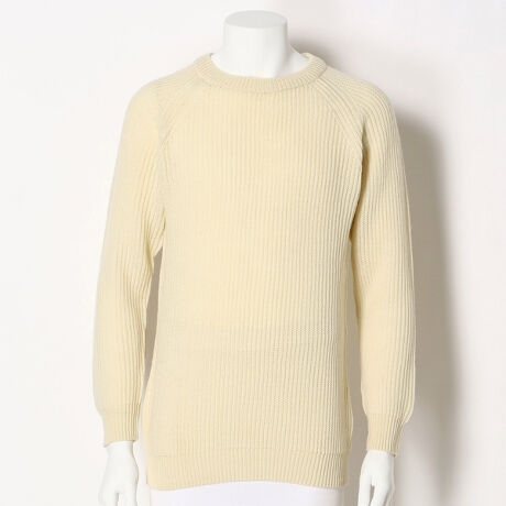 [型番:R2702101]Rename クルーネックセーターベーシックなデザインとカラーのクルーネックセーター。シンプルなデザインのセーターは重宝する一枚。スカート、パンツ問わず合わせやすいマルチなアイテムです。