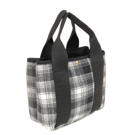 [^:gouhitoto]yuhz m[uh NO BRANDyiz t@Xi[d؂g[gy[J[^ԁz yizԂɌāAig̏ۂƎ[IlqɐlĆuPolka PolkavAt@Xi[d؂g[gVoBV{̍ۗ炩ȃtFCNU[Ƀi`ȃLoXe[v킹AJWAƃGKg▭ɃuhbNX́Bpbƌ͂ăVvȃ~jg[gB͒̃t@Xi[|PbgőOɎd؂ꂽ2[\ŁAqɂȂȂ@\IȂBJ͊J߂X[Yɂł}Olbg{^Ȃ̂ŁÂڂꗎhȂAOõvCoV[悭mہBÕI[v[ɂ́AzA5TCY̎蒠ARX|[`Ȃǂ҂܂TCYBwʑI[v[ɁA600ml܂ł̃ybg{g⏬߂̐܂肽ݎP𗧂Ă܂܎[ł{gz_[Bd؂ɂȂĂ钆̃t@Xi[|Pbgɂ́A܂zL[P[XȂǁAMdi܂ĂƈSBd؂̑OʂɃX}zpXP[XTCỸI[v|Pbg~2A둤ʂɂ蒠ȂA6TCY̍qɑΉI[v|Pbg~1zuBʋΎ̃tH[}ȕAJWAX^CɂȂtBbgAx[VbN݃J[̖LxȃoG[VB^VFƌyfށz[n]v[`FbNGY/BE]|GXe95%,E[5%[R[fCE`FbNBK/BK2/BE2/BRE`h]|GXe100%yYz yTCYz[c]23cm^[]24cm^[}`]4cm~2[]33cmTCY͓Xv̎TCYłBۂ̏iȂтɃ[J[\LTCYƂ͑̌덷ꍇ܂B炩߂Bydʁz310gyӓ_zŇo߂C̎x⎇OAM≘ꓙɂA򉻂Ȃǂꍇ܂BԓɂACARȂǂɂFFڂ肷邱Ƃ܂B舵̍ۂ́AipbP[WȂǂɋLڂĂi\AAeV^OAgp̒ӎȂǂKmFB{̖ړIȊOɂ͂gpɂȂȂŉBJ⃂j^[̐ɂA摜Ǝ̐F̈Ⴂꍇ܂̂ł肢܂BypV[zv[g 蕨 Mtg Ԃ zj V j jg[gobO fB[X ʔ  t@Xi[d؂g[g  tFCN U[ d؂t g[gobO~j  ~jg[g ~jobO ꂢ ~jobN y U Jo  ΂ obO obN