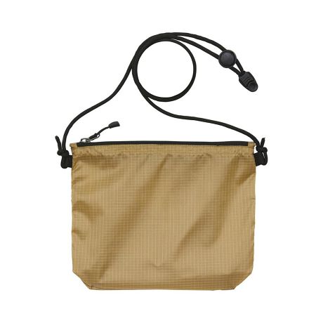 [^ԁFua142001]yuhzUnitedAthle(iCebhAX)yizUnited Athle iCebhAX TRbVyizUnited AthleAgyɂoł遙VvȃTRbVVoByUnited Athle-iCebhAX-zE90Nȏ̗ĵÂւ̂ƈ芴BvŒe܂鑶݂ڎwNGCVIIׂyƍNIeB[ւuhByg΂zKVKVgAvȃiCfނgpBJWAR[fɂ҂̃ACeByłgɂĂINz悭}`݂t@Xi[̎[[BX}z┖̃nJ`AqpiȂǂ܂Ƃ܂TCYBׁXĂ|PbgtBy߃NNzV_[ŔAAWX^[łD݂̒ɒOKB΂ߊ||ARɃX^C`FWByFXȃV[Łz^E[XAEghAAtFXȂǗlXȃV[Ń}`ɊIyꂵjZbNXdlzNł₷J[CibvBFႢő̂߁By|PbgdlzFI[v|Pbg~1yfށziC100%yYzyTCYz[c]17cm^[]22cm^[}`]6cm[V_[(Œ)]110cmi߉\jTCY͓Xv̎TCYłBۂ̏iȂтɃ[J[\LTCYƂ͑̌덷ꍇ܂B炩߂Bydʁz37gyӓ_zŇo߂C̎x⎇OAM≘ꓙɂA򉻂Ȃǂꍇ܂BԓɂACARȂǂɂFFڂ肷邱Ƃ܂B舵̍ۂ́AipbP[WȂǂɋLڂĂi\AAeV^OAgp̒ӎȂǂKmFB{̖ړIȊOɂ͂gpɂȂȂŉBJ⃂j^[̐ɂA摜Ǝ̐F̈Ⴂꍇ܂̂ł肢܂B