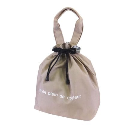 [^:afkinchaku]yuhz At First(Abgt@[Xg)yiz ۗ⃉`ВobOy[J[^ԁz yizhN{gۂ肵܂cfUCIigɂIVɉfuۗ⃉`ВobOvVoByꂽctHz`{bNX͕ułۂAybg{g␅͗Ă܂܂Ǝ[\Ipbƌ`obOƕȂAXȃ}`ɏctH̃X^CbVȃfUCByA~V[gHzobO̐ńAۉEۗʂL[vA~tBdグBۗ܂Ⓚ点ybg{gꏏɓĂ΁Aٓ̎Ԃ܂ŔByLbƍiВdlzobO̊J́ATCh̃h[R[hŌLbƍiВdlBJg[Ȃǂ̏яoSzȂAobO̖ډBʂy{g|ȂA~|Pbgzybg{g␅𗧂Ă܂܂Ǝ[ł铛A~|PbgtBobO̒Ŏ^ђɃ{g|SzȂSdlByg郁bV|PbgzobO̓ɁAbVfނ̎d؂|PbĝŁA点ۗ܂⒲̃pbN傱Ǝ[̂ɕ֗ByɃNCbNANZXzobO̔wʑɁAJg[EFbgeBbVȂǁA`ɂƕ֗ȏ傱Ƃ܂TCh|Pbg~3tBX}zpXP[X[ĂOKIyނƁAƂĂRpNgzJp^ƌy܂A}`܂肽߂΁ARpNgɎ[\BdAɐNHiXEB[c傱ƔƂɁAJopbƎoĂƂĂ֗By`؂₮VvJ[zHeAꂪTbƐ@ƂIobO̐ńÂ₷|LoXfނ̗pBVvVbNȃJ[ɁAustyle plein de couleurṽSяオA`J[O͂̂ЂƂByfށzy{̕z|GXe100%yށzA~tBA|GXeiVo[R[eBOjyYz yTCYz[c]33cm^[(ꕔ)]23cm^[}`]11cm[]33cmTCY͓Xv̎TCYłBۂ̏iȂтɃ[J[\LTCYƂ͑̌덷ꍇ܂B炩߂Bydʁz182gyӓ_zy|Pbgdlz[obO]bV|Pbg~2[obOO]I[v|Pbg~2[obO]I[v|Pbg~1Ňo߂C̎x⎇OAM≘ꓙɂA򉻂Ȃǂꍇ܂BԓɂACARȂǂɂFFڂ肷邱Ƃ܂B舵̍ۂ́AipbP[WȂǂɋLڂĂi\AAeV^OAgp̒ӎȂǂKmFB{̖ړIȊOɂ͂gpɂȂȂŉBJ⃂j^[̐ɂA摜Ǝ̐F̈Ⴂꍇ܂̂ł肢܂BypV[zv[g 蕨 Mtg Ԃ zj V j jAt First Abgt@[Xg В `obO   ʔ ۗobO ۗobN `obN ۗ⃉`obO `В ٓ g[g В^ ۗۉ ۗ ۉ ` ٓ ٓ W[ AEghA