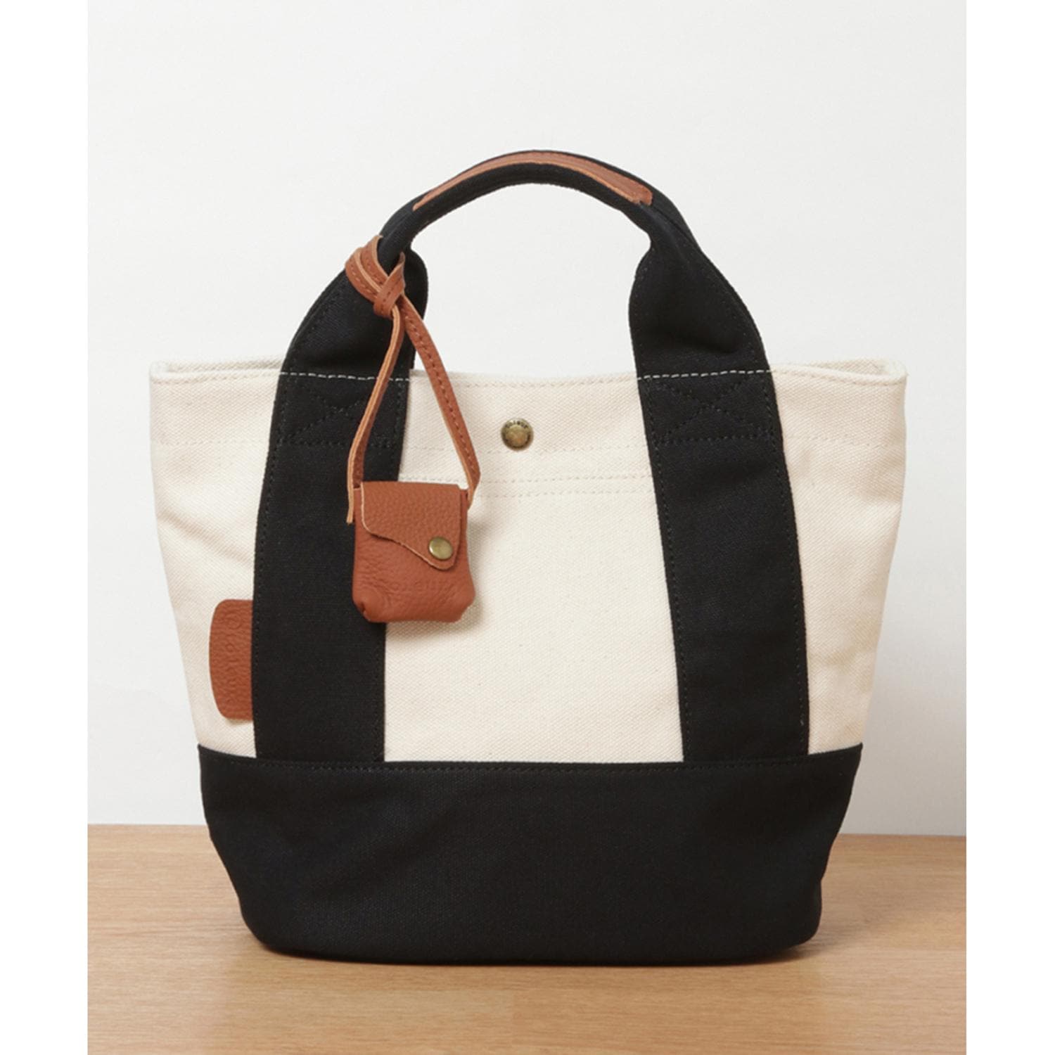 [}C]toleur RrLoXg[g/obN[ht@~[iBACKYARD FAMILYj BK