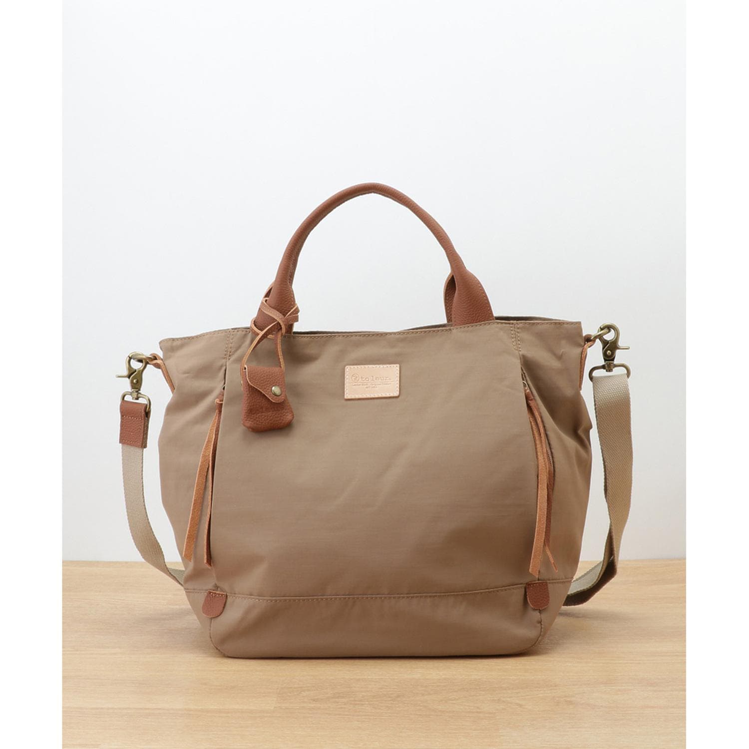 [}C]toleur iCOO2WAYg[g/obN[ht@~[iBACKYARD FAMILYj MO