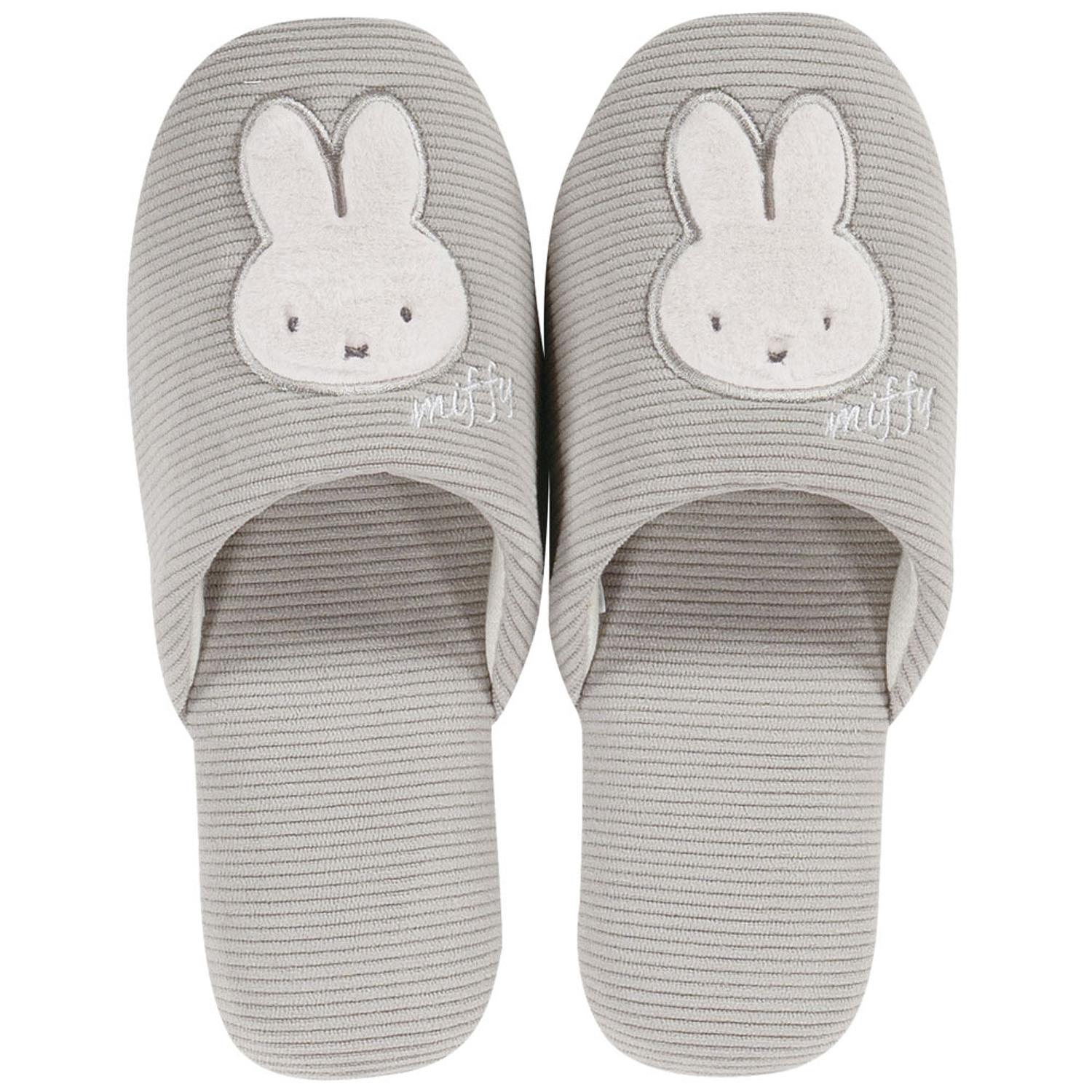 [}C]LN^[ Xbp/obN[ht@~[iBACKYARD FAMILYj v[}~btB[/O[