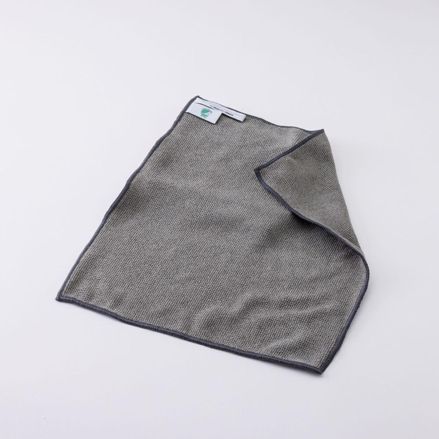 [}C]MQDuotex v~AjbgNX/obN[ht@~[iBACKYARD FAMILYj O[