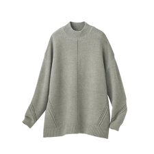 スッキリ見えるゆったりシルエットニット