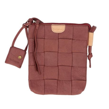 [^:ps11933]yuhz toleur(g[)yiz toleur JEU[bVTRbVy[J[^ԁz yizyȃ~j}X^CzŒ܂Ƃ߂āAɎutoleur JEU[bVTRbVvyX^CÕANZgɁzV{̂鋍vA߂ɃbV҂݁BdオȂAR[f̃|CgIygނقǂɖ킢Abvz_炩ȎGŁAv{̕y߂遝gقǂɈNACeBy肪󂢂ĈړX}[gzV_[͌іڂςĒ߂łA|΂ߊ|OKB肪RɁIyJX[YAS̃t@Xi[zKoƊJďoꃉNNBt@Xi[΁AvCoV[mہBy}XgACe[z΂ȂX݌vB~jz┖̃nJ`AX}zȂǂINByTNbƎoĖqm炸z2̃|PbgzuBׁXAobO̒ŒTԂsvByIWĩ~jU[|[`zKȂǂAO\ȃ~j|[`BTRbVƓlARȋvfށByG߂◬sɍEꂸwrezp邱ƂŊۂ݂A_炩ȕ͋CɁBʔNgāAghɔȂfUCBy؂ȕւ̑蕨ɂ߁zN킸g₷AMtgɂœKBۊǂɖ𗧂sDzfނ̎[ܕtBytoleur-g[-zR̐lɃU[gobOĂ炢Ƃ肢߂uhBy|PbgdlzFI[v|Pbg~1At@Xi[|Pbg~1yfށzvyYz oOfVyTCYz[c]20cm^[]17cm^[]2cm[V_[]iőj118cmTCY͓Xv̎TCYłBۂ̏iȂтɃ[J[\LTCYƂ͑̌덷ꍇ܂B炩߂Bydʁz320gyӓ_z[ti][x 1Ňo߂C̎x⎇OAM≘ꓙɂA򉻂Ȃǂꍇ܂BԓɂACARȂǂɂFFڂ肷邱Ƃ܂B舵̍ۂ́AipbP[WȂǂɋLڂĂi\AAeV^OAgp̒ӎȂǂKmFB{̖ړIȊOɂ͂gpɂȂȂŉBJ⃂j^[̐ɂA摜Ǝ̐F̈Ⴂꍇ܂̂ł肢܂BypV[zv[g 蕨 Mtg Ԃ zj V j jtoleur g[ V_[obO 11933 ʔ V_[obN ΂߂obO fB[X v U[ {v v  l i ꂢ 킢 IV  q i` Vv 50 60 40 s fB[XobO