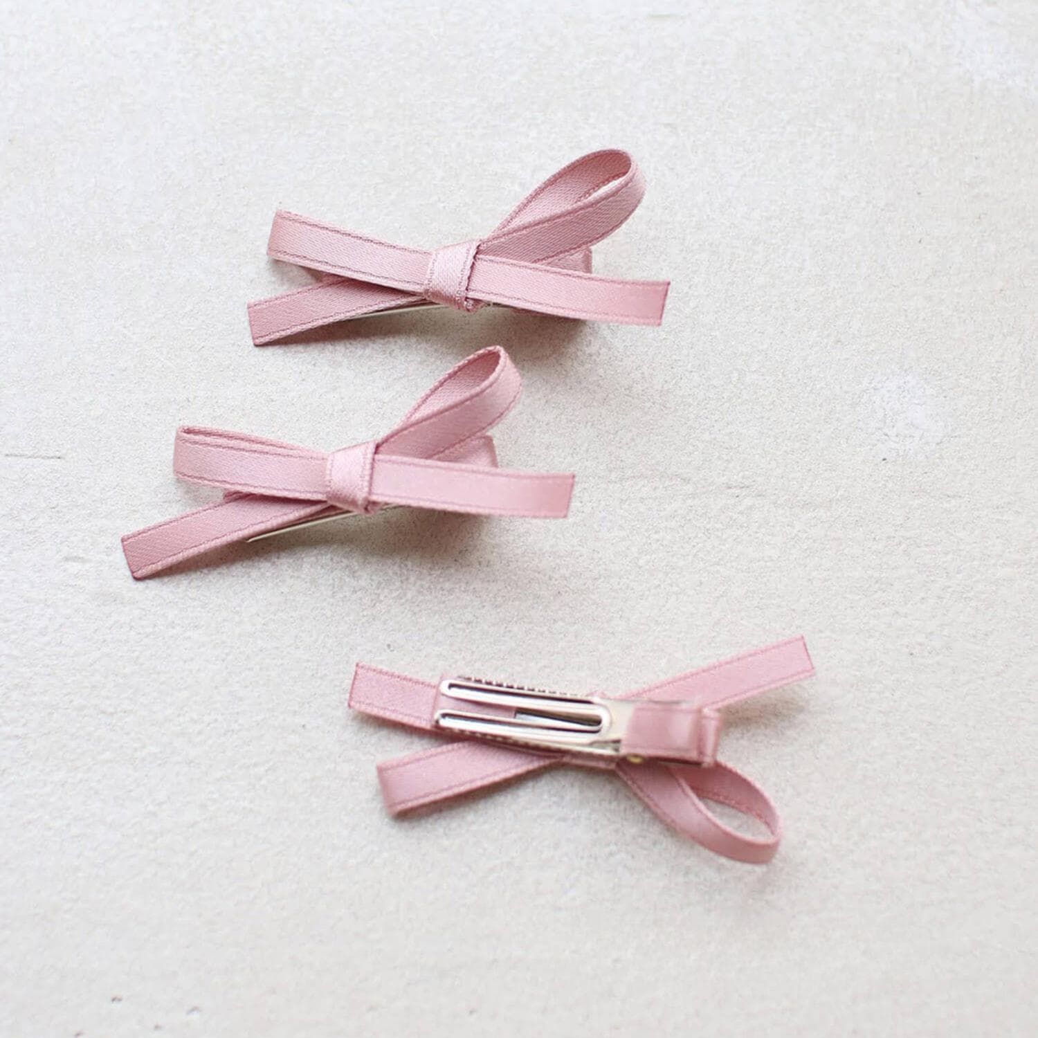 [}C]{wAs3Zbg/obN[ht@~[iBACKYARD FAMILYj sN