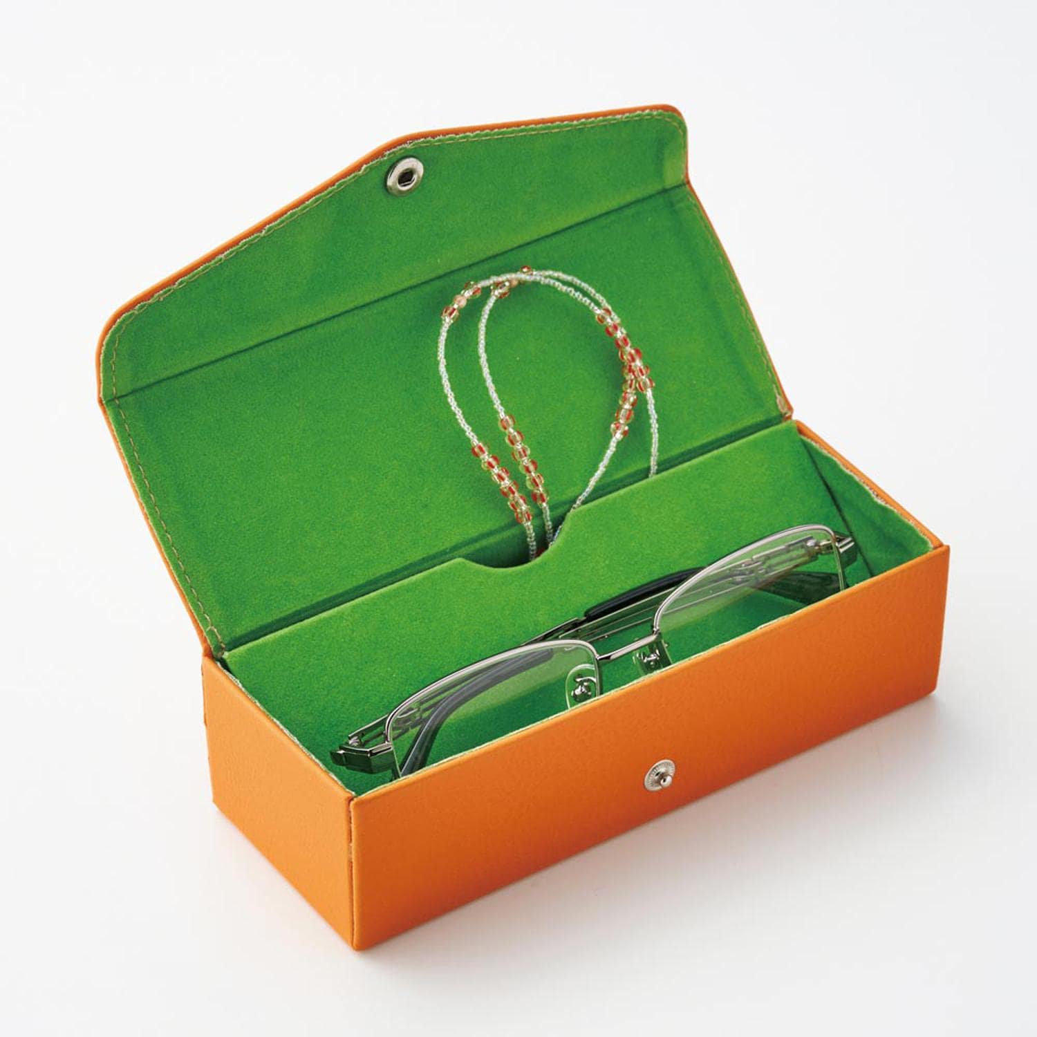 [}C]Z~n[h 2s[XKlP[X 2563/obN[ht@~[iBACKYARD FAMILYj IW