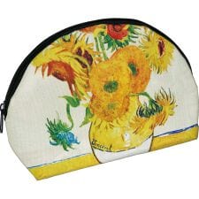 バックヤードファミリー(BACKYARD FAMILY)の名画ポーチ