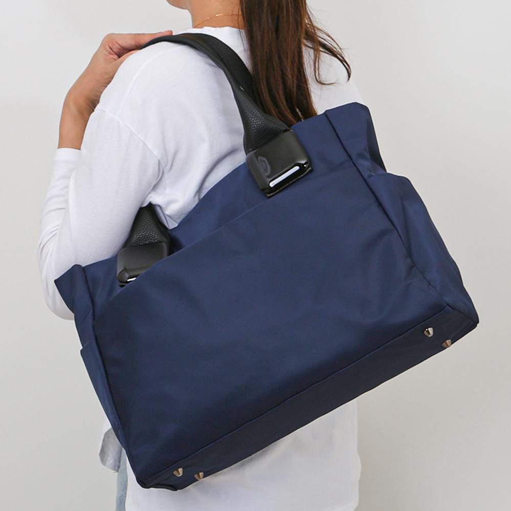 [}C]ubNXNGAiCg[g/obN[ht@~[iBACKYARD FAMILYj lCr[