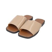 バックヤードファミリー(BACKYARD FAMILY)のフラットソールサンダル