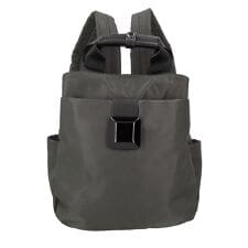 ブラックスクエアリュック