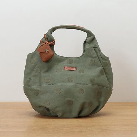 [^:ps11954]yuhz toleur(g[)yiz toleur hbghJEhg[gy[J[^ԁz yizyȏ_ɂ҂zɎāAg蔲Qutoleur hbghJEhg[gvByLC߃JWAX^CɁzi`ȃLoXnɁA{fBƓF̃hbghJONIiȈۂoByTbƎo閜\ACez莝Arɒʂ􂨔Ȃǂoɂ߁I蕔ɋvBy}OlbgŃ^b`JzJ͗͂炸ŊȒP傫Jďoꂵ₷AΒg̔яoK[hBy}XgACeЂƂ܂Ƃ߁zƉVGbg}`݂A5ybg{gINAfC[gɂ҂Bij500mlybg{gcɎ[ƁA㕔яoTCYłByTNbƎoĖqm炸zv4̃|PbgzuBׁXƂڂ₷AobO̒ŒTԂsvByANZgY~j|[`zKȂǂAO\ȃ~j|[`BRȕ̋vfށBy؂ȕւ̑蕨ɂ߁zNGߖ킸g₷AMtgɂœKBۊǂɕ֗ȕsDzfނ̎[ܕtBytoleur-g[-zR̐lɃU[gobOĂ炢Ƃ肢߂uhBy|PbgdlzFt@Xi[|Pbg~1AI[v|Pbg~2wʁFt@Xi[|Pbg~1yfށzCOTTONACOWLEATHERyYz yTCYz[c]23cm^[]37cm^[}`]12cm[]34cmTCY͓Xv̎TCYłBۂ̏iȂтɃ[J[\LTCYƂ͑̌덷ꍇ܂B炩߂Bydʁz331gyӓ_z[ti][ x 1Ňo߂C̎x⎇OAM≘ꓙɂA򉻂Ȃǂꍇ܂BԓɂACARȂǂɂFFڂ肷邱Ƃ܂B舵̍ۂ́AipbP[WȂǂɋLڂĂi\AAeV^OAgp̒ӎȂǂKmFB{̖ړIȊOɂ͂gpɂȂȂŉBJ⃂j^[̐ɂA摜Ǝ̐F̈Ⴂꍇ܂̂ł肢܂BypV[zv[g 蕨 Mtg Ԃ zj V j jg[gobO hbg toleur ʔ fB[X nhobO RbgLoX  ے obO g[g e obN  JWA ʊw ʋ y hJ |[`t Vv LoXobO Jo  U[|[` 蕨 Mtg