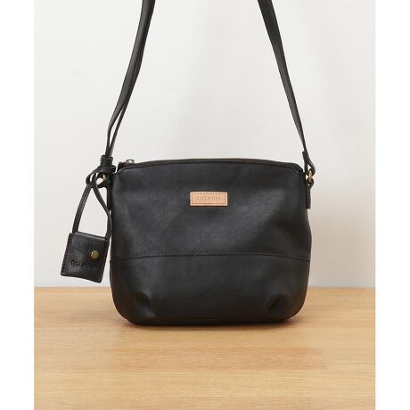 [^:ps11966]yuhz toleur(g[)yiz toleur JEU[V_[y[J[^ԁz yizyȏ_ɂ҂zɎĎg蔲Qutoleur JEU[V_[vByLC߃JWAX^CɁz_炩炩ȎG̋vfށBdオŁAl̃R[fɃ}b`y肪󂢂ĈړNNzV_[̒𒲐߂āA|΂ߊ|BANeBuV[KByJX[YAS̓Vt@Xi[zKoƊJĎo₷AΒg̔яoK[hB߂̈肪|CgIyzOKIKiЂƂ܂Ƃ߁zz܂鉡TCYBRpNgȂA}XgACeByTNbƎoĖqm炸zv4̃|PbgzuBׁXƂڂ₷AobO̒ŒTԂsvByANZgY~j|[`zKȂǂAO\ȃ~j|[`BobOlARȕ̋vfށBy؂ȕւ̑蕨ɂ߁zNGߖ킸g₷AMtgɂœKBۊǂɕ֗ȕsDzfނ̎[ܕtBytoleur-g[-zR̐lɃU[gobOĂ炢Ƃ肢߂uhBy|PbgdlzFt@Xi[|Pbg~1AI[v|Pbg~2wʁFt@Xi[|Pbg~1yfށzCOWLEATHERyYz oOfVyTCYz[c]20cm^[]25cm^[}`]9cm[V_[]67cm`124cmi߉\jTCY͓Xv̎TCYłBۂ̏iȂтɃ[J[\LTCYƂ͑̌덷ꍇ܂B炩߂Bydʁz386gyӓ_z[ti][ x 1 Ňo߂C̎x⎇OAM≘ꓙɂA򉻂Ȃǂꍇ܂BԓɂACARȂǂɂFFڂ肷邱Ƃ܂B舵̍ۂ́AipbP[WȂǂɋLڂĂi\AAeV^OAgp̒ӎȂǂKmFB{̖ړIȊOɂ͂gpɂȂȂŉBJ⃂j^[̐ɂA摜Ǝ̐F̈Ⴂꍇ܂̂ł肢܂BypV[zv[g 蕨 Mtg Ԃ zj V j jV_[obO fB[X U[ ʔ toleur U[obO obN v | V_[ ΂߂ {v Vv  ΂  fB[XobO U[obN y y ʋ l RpNg ꂢ JWA Mtg 蕨