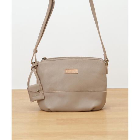 [^:ps11966]yuhz toleur(g[)yiz toleur JEU[V_[y[J[^ԁz yizyȏ_ɂ҂zɎĎg蔲Qutoleur JEU[V_[vByLC߃JWAX^CɁz_炩炩ȎG̋vfށBdオŁAl̃R[fɃ}b`y肪󂢂ĈړNNzV_[̒𒲐߂āA|΂ߊ|BANeBuV[KByJX[YAS̓Vt@Xi[zKoƊJĎo₷AΒg̔яoK[hB߂̈肪|CgIyzOKIKiЂƂ܂Ƃ߁zz܂鉡TCYBRpNgȂA}XgACeByTNbƎoĖqm炸zv4̃|PbgzuBׁXƂڂ₷AobO̒ŒTԂsvByANZgY~j|[`zKȂǂAO\ȃ~j|[`BobOlARȕ̋vfށBy؂ȕւ̑蕨ɂ߁zNGߖ킸g₷AMtgɂœKBۊǂɕ֗ȕsDzfނ̎[ܕtBytoleur-g[-zR̐lɃU[gobOĂ炢Ƃ肢߂uhBy|PbgdlzFt@Xi[|Pbg~1AI[v|Pbg~2wʁFt@Xi[|Pbg~1yfށzCOWLEATHERyYz oOfVyTCYz[c]20cm^[]25cm^[}`]9cm[V_[]67cm`124cmi߉\jTCY͓Xv̎TCYłBۂ̏iȂтɃ[J[\LTCYƂ͑̌덷ꍇ܂B炩߂Bydʁz386gyӓ_z[ti][ x 1 Ňo߂C̎x⎇OAM≘ꓙɂA򉻂Ȃǂꍇ܂BԓɂACARȂǂɂFFڂ肷邱Ƃ܂B舵̍ۂ́AipbP[WȂǂɋLڂĂi\AAeV^OAgp̒ӎȂǂKmFB{̖ړIȊOɂ͂gpɂȂȂŉBJ⃂j^[̐ɂA摜Ǝ̐F̈Ⴂꍇ܂̂ł肢܂BypV[zv[g 蕨 Mtg Ԃ zj V j jV_[obO fB[X U[ ʔ toleur U[obO obN v | V_[ ΂߂ {v Vv  ΂  fB[XobO U[obN y y ʋ l RpNg ꂢ JWA Mtg 蕨