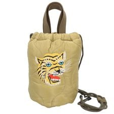 バックヤードファミリー(BACKYARD FAMILY)のHOUSTON 刺繍キルティングエフェクトバッグ