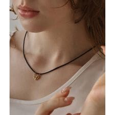 編み込みハートチャームネックレス