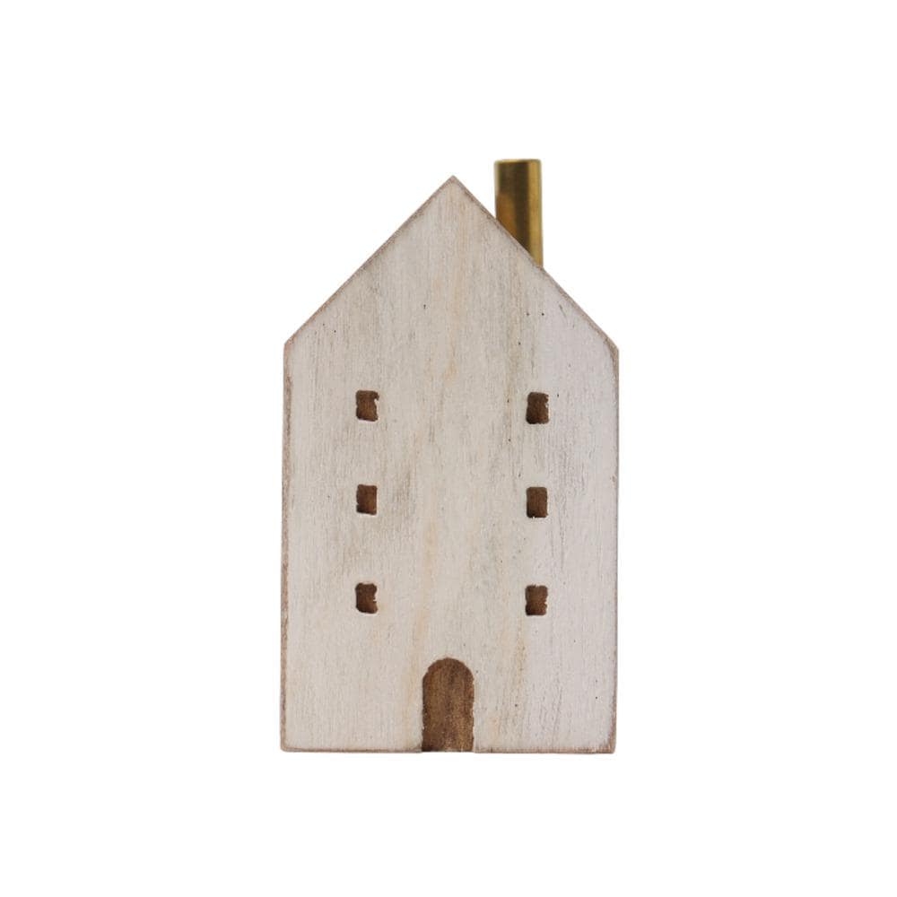 [}C]Flower house with chimney/obN[ht@~[iBACKYARD FAMILYj zCg