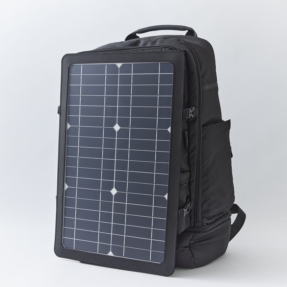 タフで濡れない発電バッグ】IPX7の強化防水・発電効率23%ソーラー