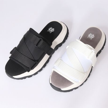 [^:24434653]X|[eBȃXC_[T_yfUCzXbp^̃X|[cT_BiCxgōbTCYłAtBbgmۂł܂B{[̂_bhnXj[J[AEg\[ƋɌEVAX|Wtbgxbg̊|킹Œeނ悤ȗSnBCjOɂ͋zARۖhL˔@\CjO(oNeVbg)gpĂ܂ByfށzX|WpbhiC̑_炩ȑfނgpByTCYzivC25.5cmACjOC\[ɃNbVĂX|[cnXj[J[26.0cm`26.5cmgpX^bt<41/25.5cmiTCY>傤ǂ悩łBTCÝAl܂̂ŎQlxɂlBywhoop'-de-doo' destruction / t[vfBhD fBXgNVzRȔzō肱񂾃fUCƁAC̏펯ɎȂ}eA̗Ze[}ɂ[xudestructionvB܂ł̊TOč\zVȉlςĂAJWA𒆐SƂt[vfBhD̐V@łB