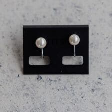 フォルムフォルマ(form forma)の【慶弔両用】8mm貝パールイヤリング/ブラックフォーマル/冠婚葬祭/夏