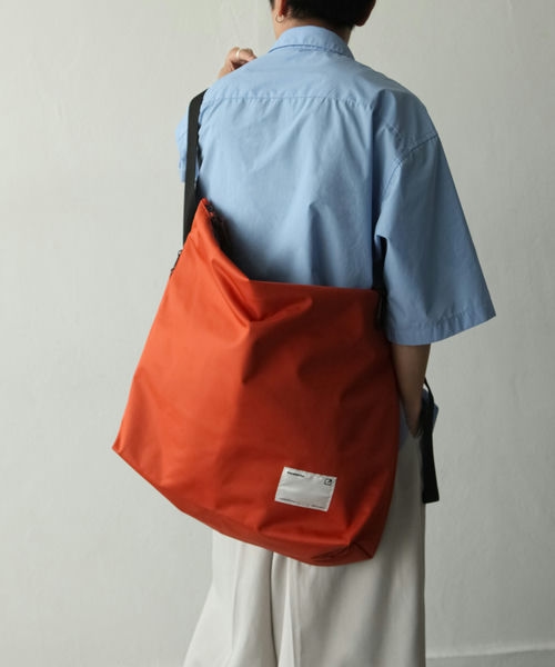 ADAMPATEK water repellent nylon shoulder big bag | ニルウェイ