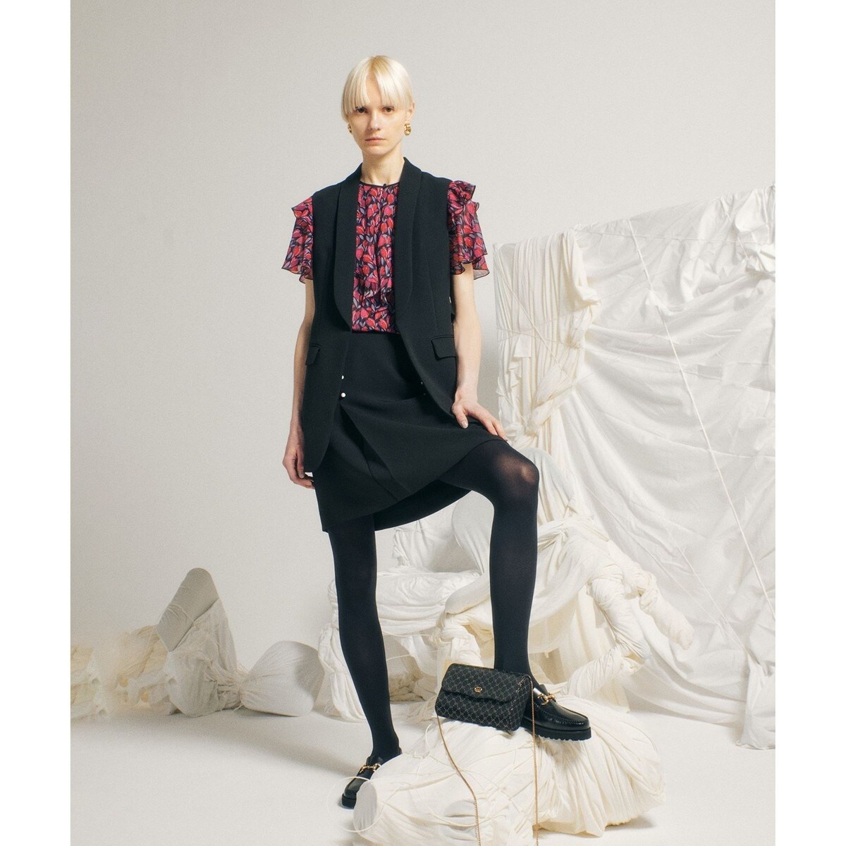 LOULOU WILLOUGHBY リーフプリントフリルブラウス LOULOU WILLOUGHBY（ルルウィルビー）の「【LOULOU WILLOUGHBY