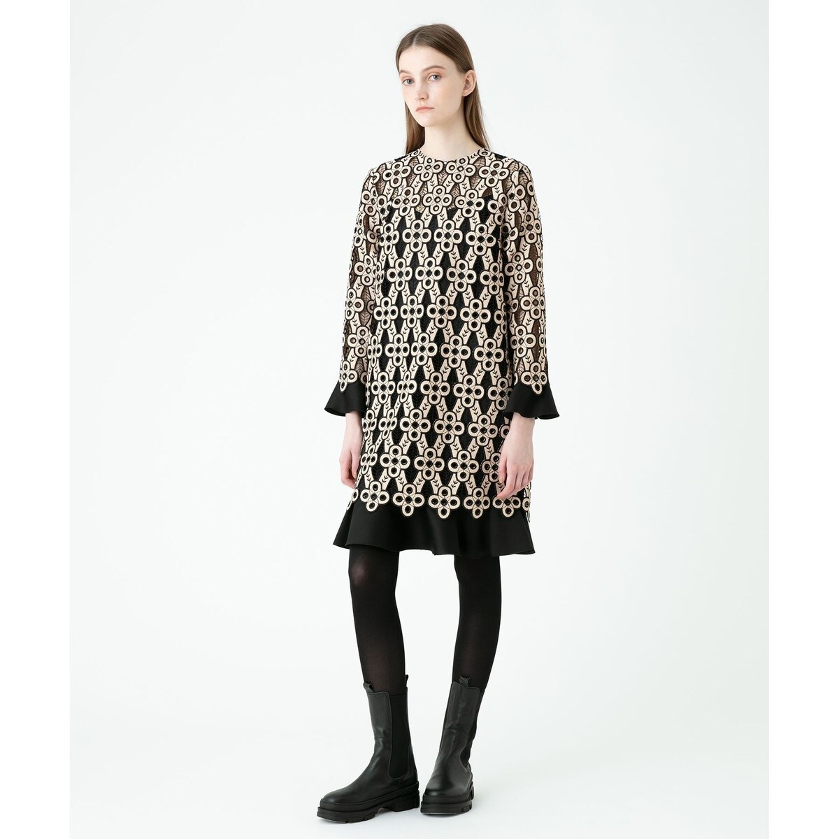 【LOULOU WILLOUGHBY】ジオメトリックレースワンピース　新品タグ付 LOULOU WILLOUGHBY】ジオメトリックレースワンピース | ルル