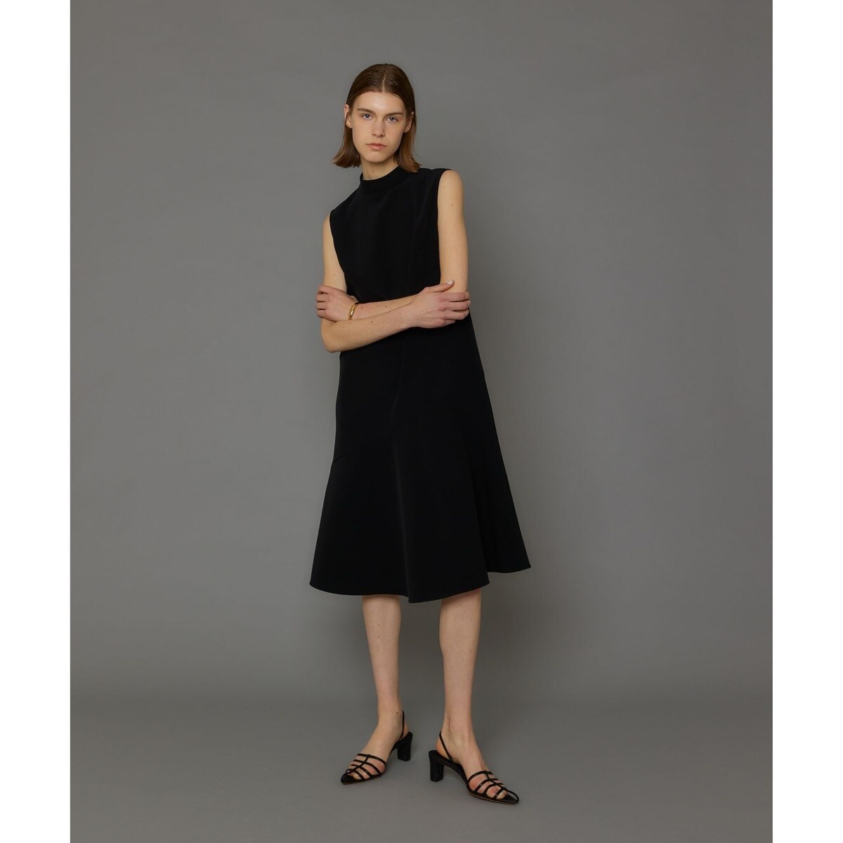 ソアロンストレッチハイネックフレアワンピース | アルアバイル