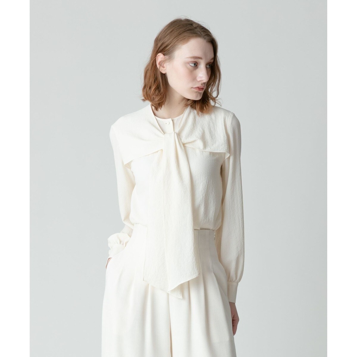 スムージーリップスカーフネックブラウス | アルアバイル(allureville