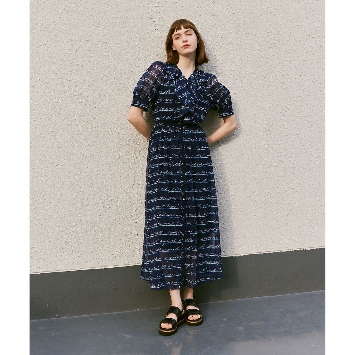 LOULOU WILLOUGHBY】ドットフラワーシシュウノースリワンピース