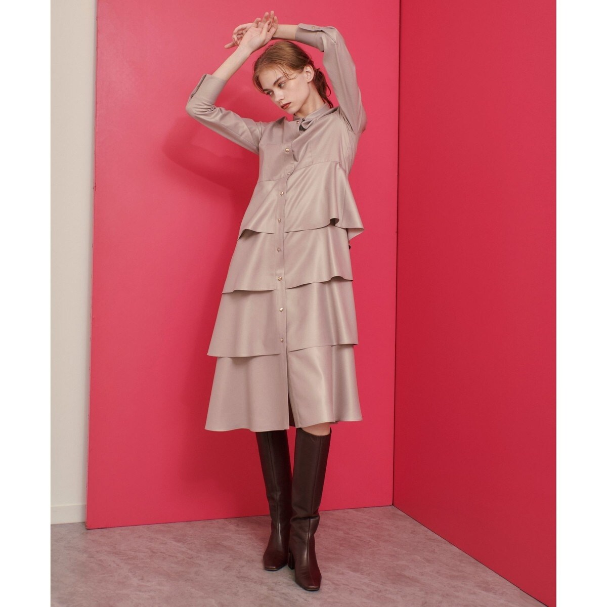 【LOULOU WILLOUGHBY】グロッシーツイルティアードワンピース LOULOU WILLOUGHBY】グロッシーツイル
